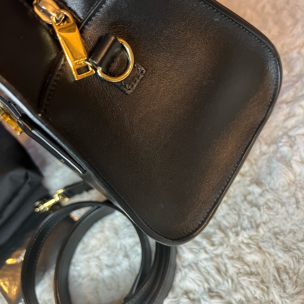 Authentic YSL Saint Laurent Baby Cabás - Picture 5 of 9